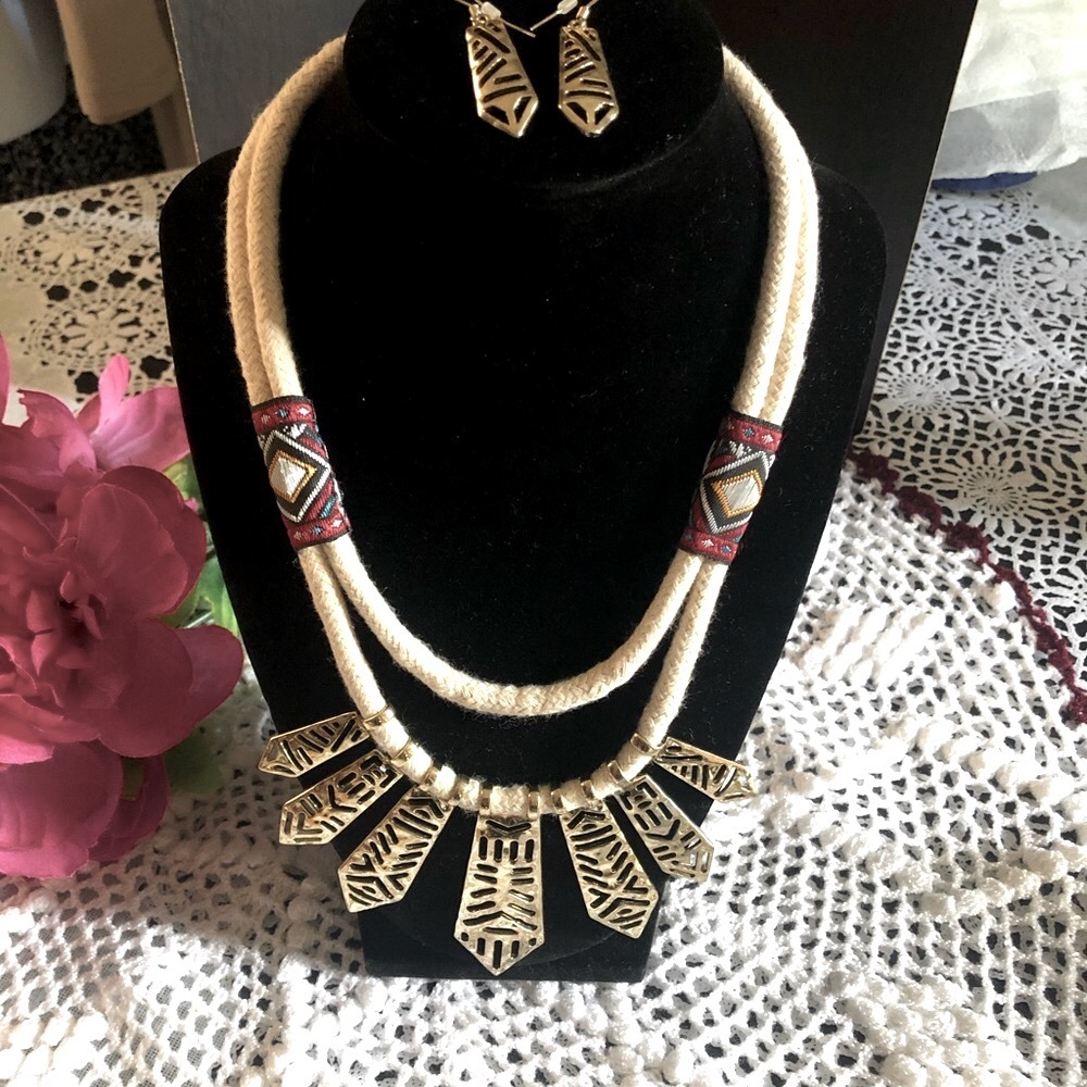 NECKLACE-Tribal Rope and Gold w/Earrings.​